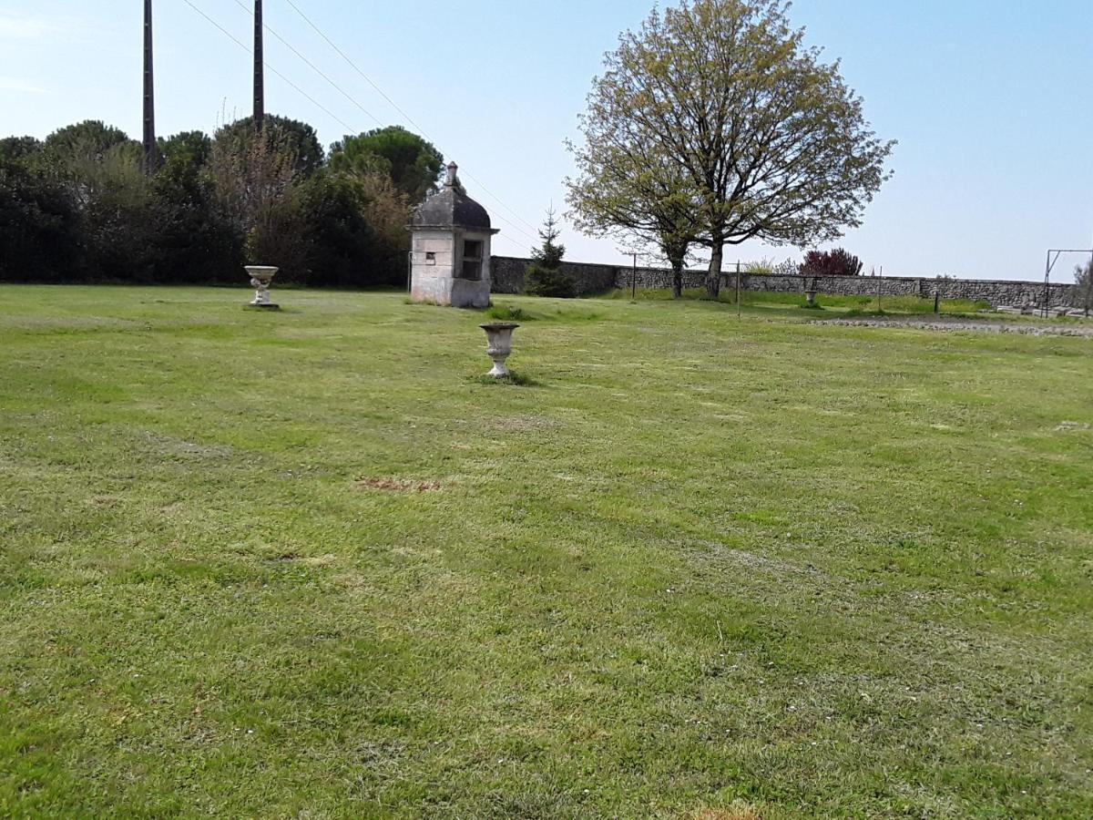 Bed and Breakfast Le Moulin A Vent Bertric-Burée Exterior foto